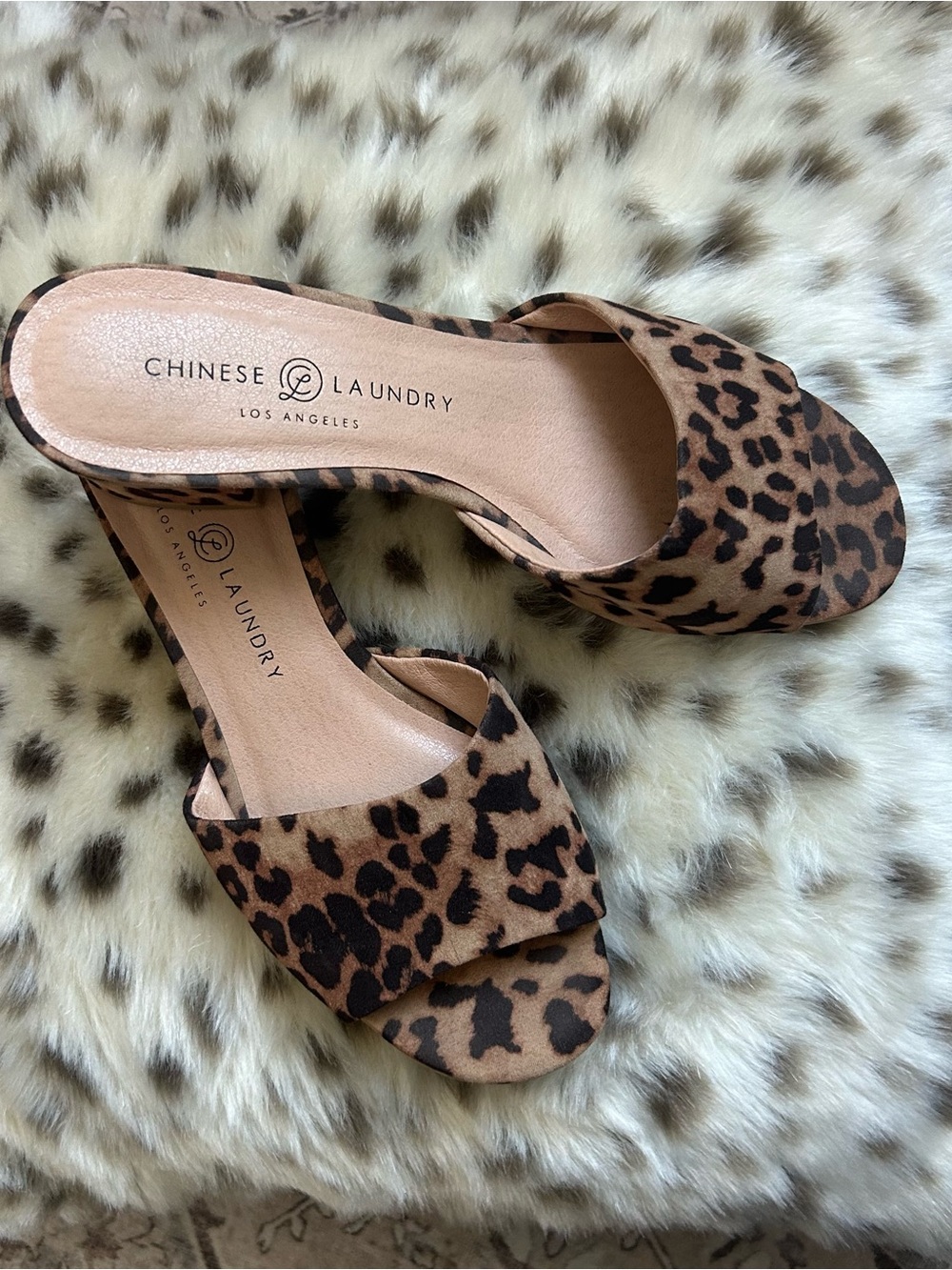 Chinese Laundry Leopard Print Slide Mules - Tan & Black